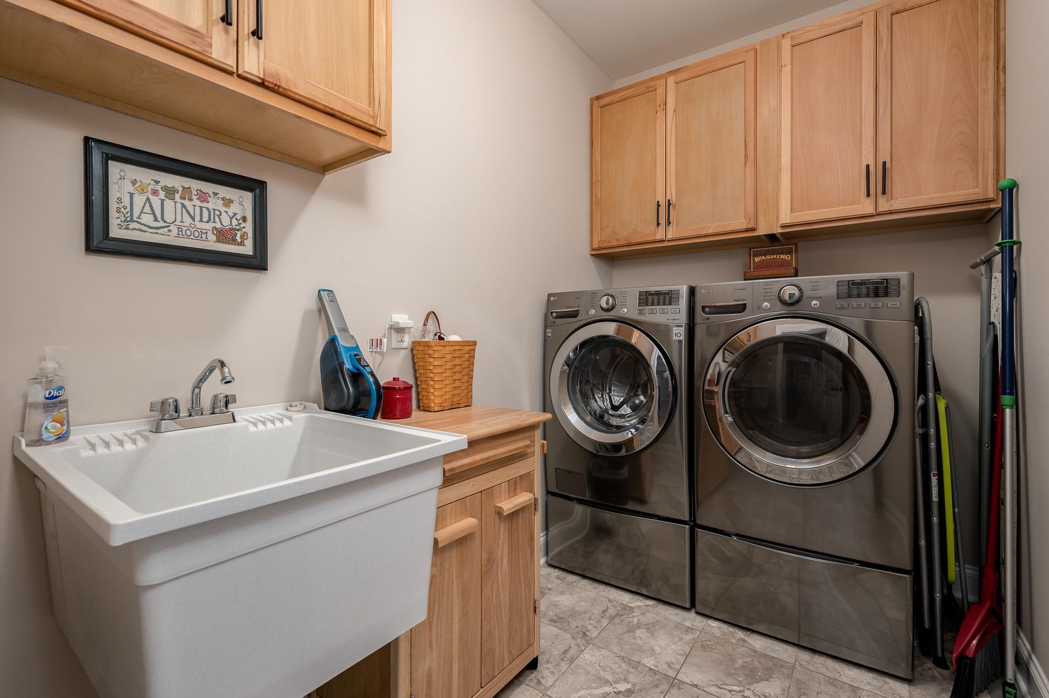 4306 Singleton Drive Murfreesboro, TN 37127 - Photo 21 of 34 a utility room with dryer and washer