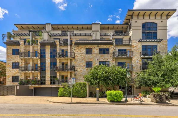 $348,000 | 1812 West Avenue, Unit 303, Austin, TX 78701