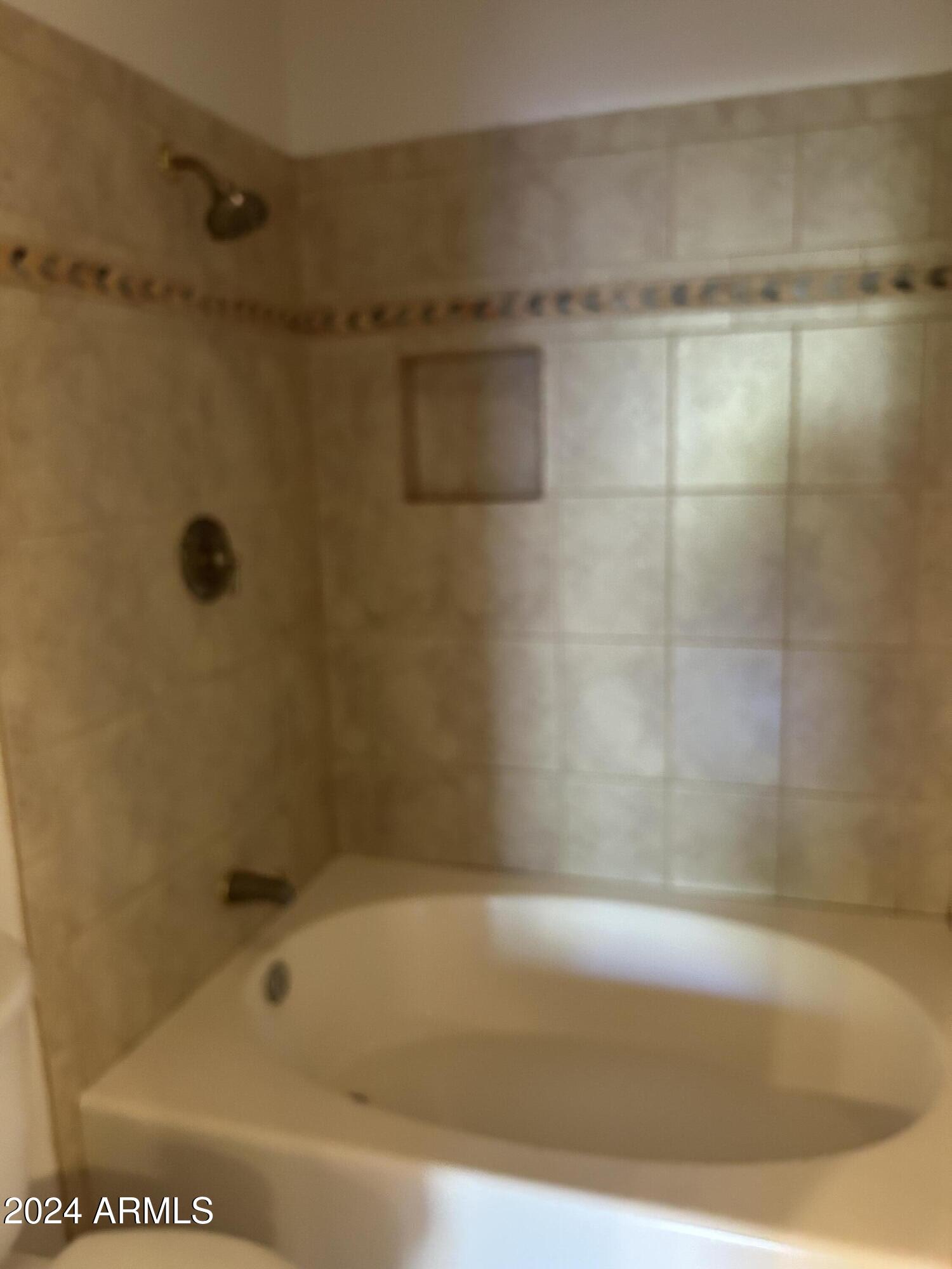 7710 East Gainey Ranch Road, Unit 212 Scottsdale, AZ 85258 - Photo 14 of 33 TUB/SHOWER IN MASTER