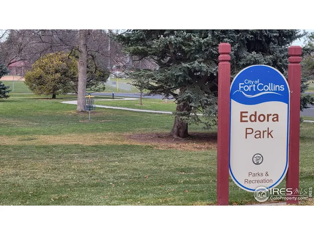 a black and white photo of a house