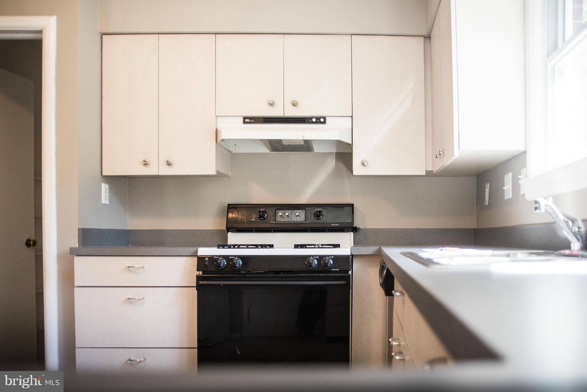 13206 Bregman Road Silver Spring, MD 20904 - Photo 12 of 30 Kitchen