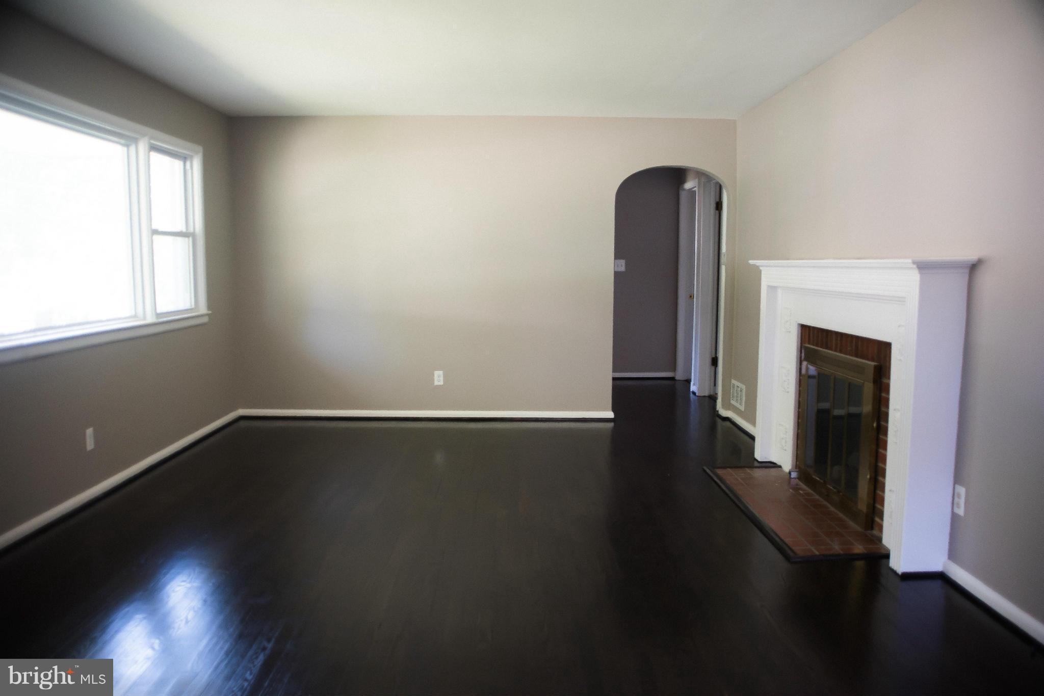 13206 Bregman Road Silver Spring, MD 20904 - Photo 7 of 30 Living Room