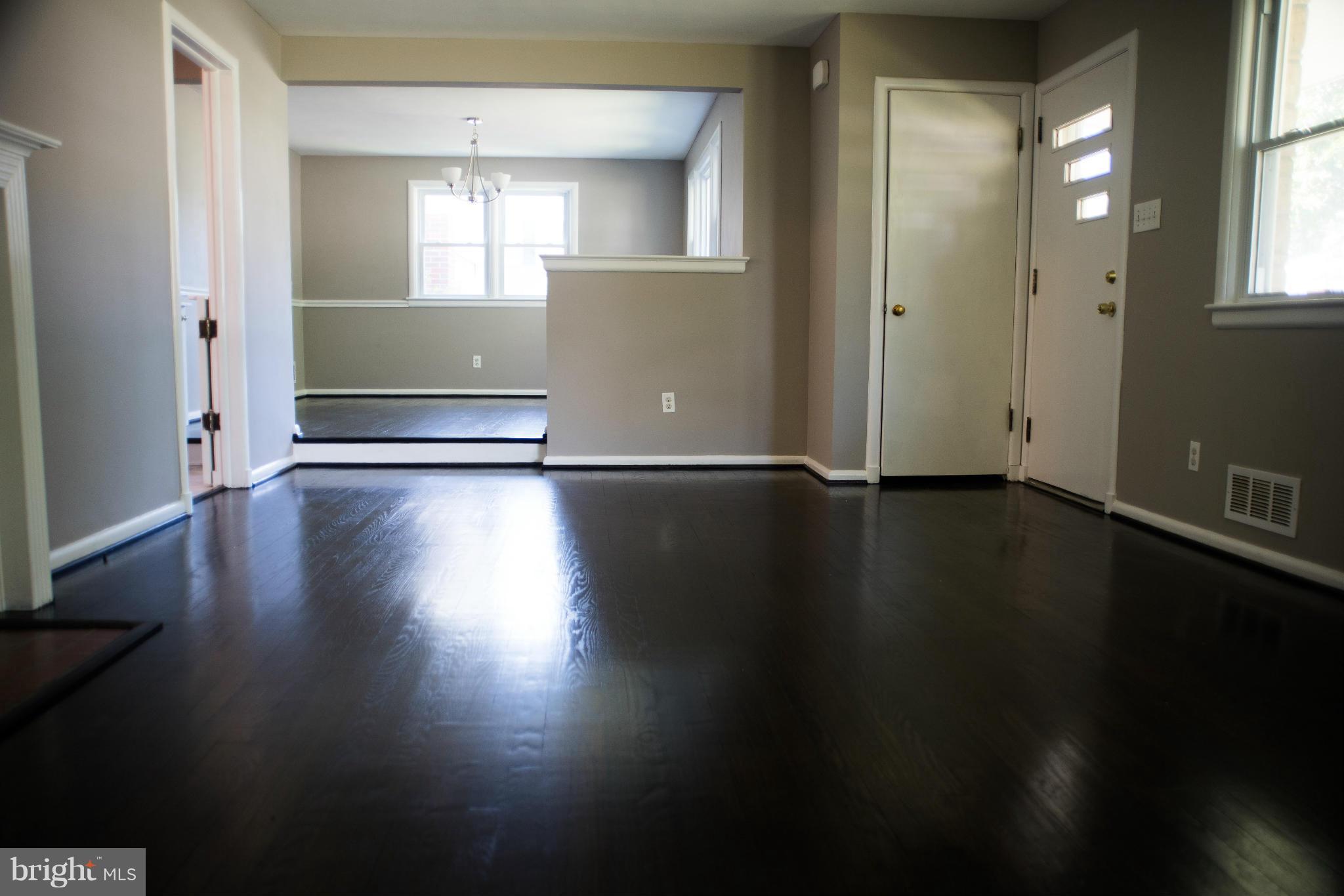13206 Bregman Road Silver Spring, MD 20904 - Photo 8 of 30 Living Room