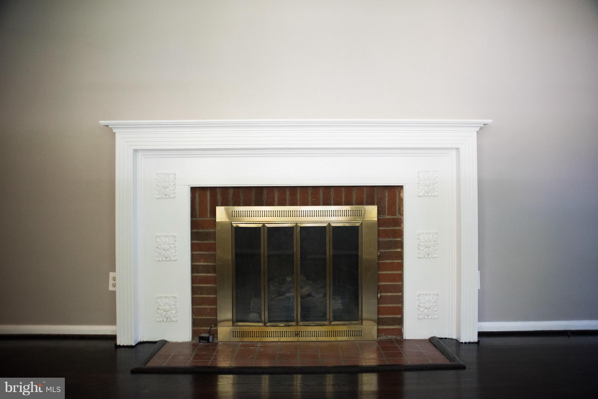 13206 Bregman Road Silver Spring, MD 20904 - Photo 10 of 30 Living Room
