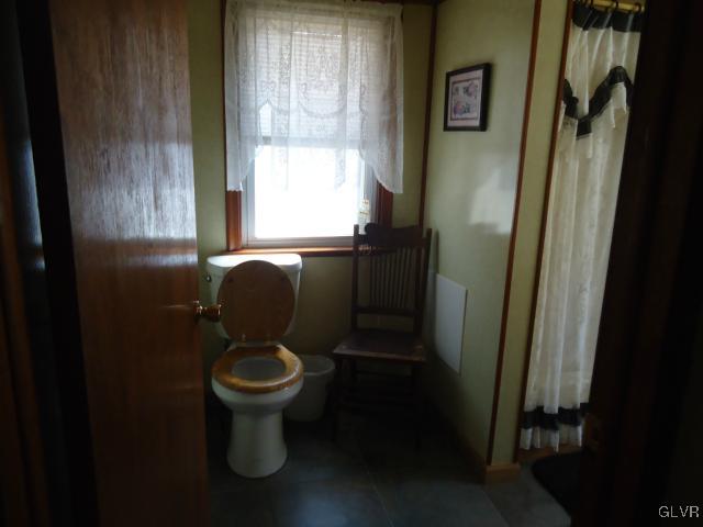 260 Shooktown Road Bangor, PA 18013 - Photo 14 of 20 a bathroom with a toilet and a sink
