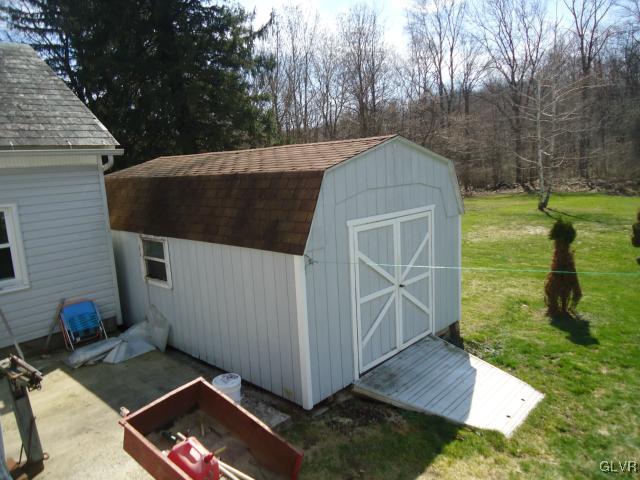 260 Shooktown Road Bangor, PA 18013 - Photo 5 of 20 a backyard of a house with seating space