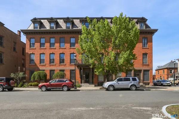 $1,900 | 130 Main Street, Unit 3A, Canton, CT 06019