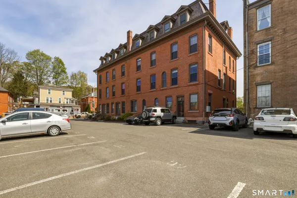 $1,900 | 130 Main Street, Unit 3A, Canton, CT 06019