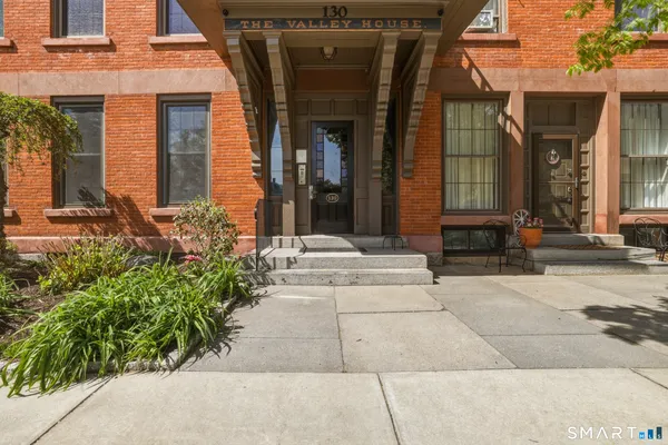 $1,900 | 130 Main Street, Unit 3A, Canton, CT 06019