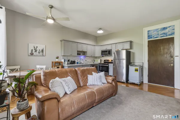 $1,900 | 130 Main Street, Unit 3A, Canton, CT 06019