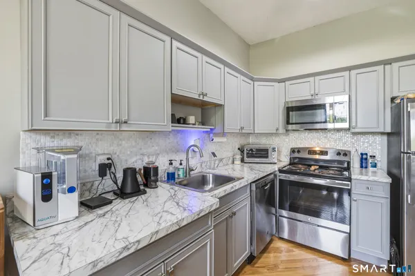 $1,900 | 130 Main Street, Unit 3A, Canton, CT 06019