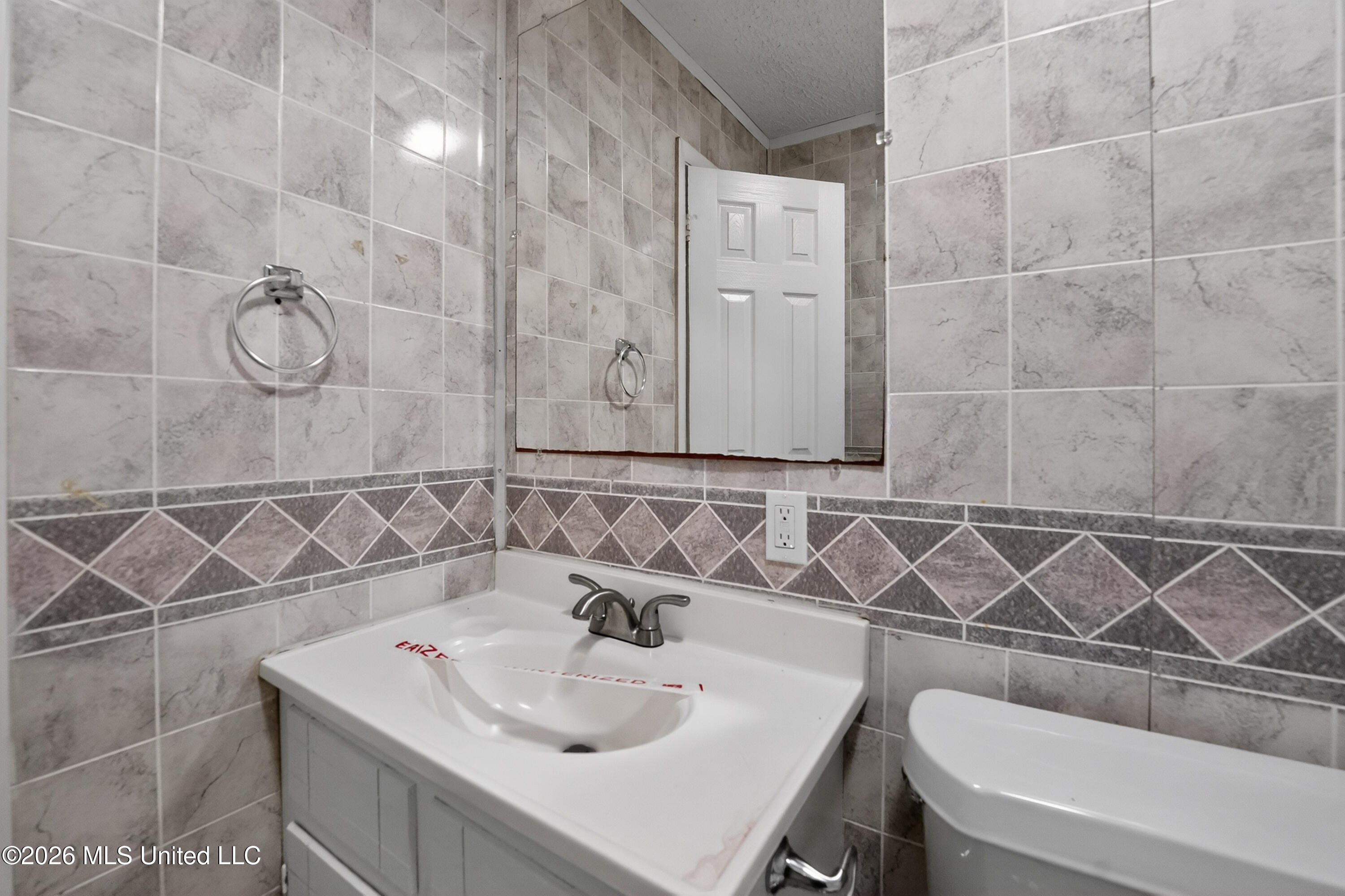 119 Martin Road Brandon, MS 39042 - Photo 25 of 25 26_119_Martin_Rd-Bathroom-6690