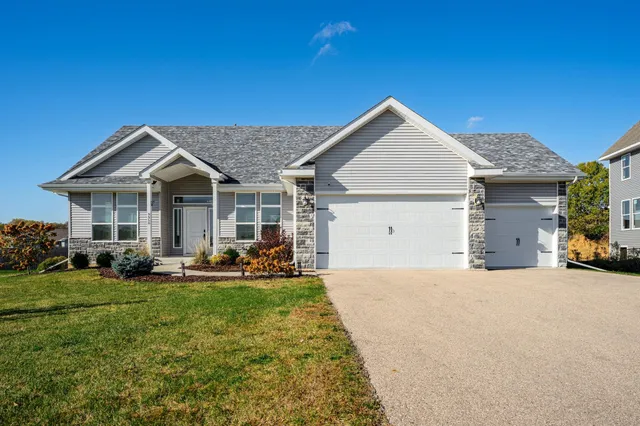 $339,900 | 9950 Leana Drive, Roscoe, IL 61073