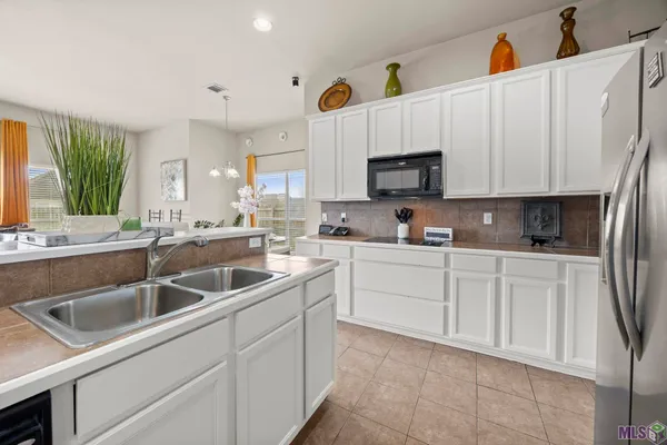 $385,000 | 6142 Waterford Lane, Sorrento, LA 70778