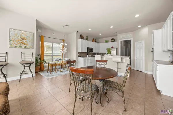 $385,000 | 6142 Waterford Lane, Sorrento, LA 70778