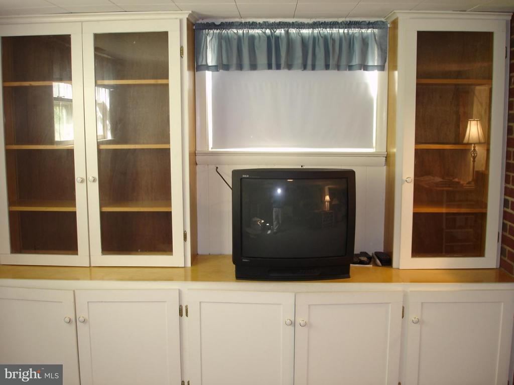 536 Lexington Road Lancaster, PA 17603 - Photo 3 of 13 Gallery Image 3