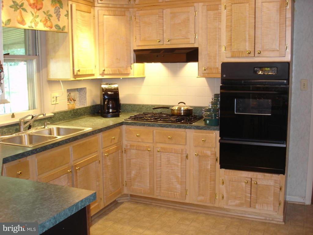 536 Lexington Road Lancaster, PA 17603 - Photo 4 of 13 Gallery Image 4