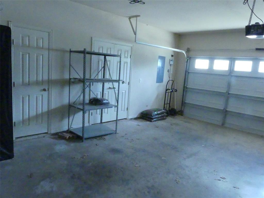 332 Emma Call Court Sunset, TX 76270 - Photo 7 of 31