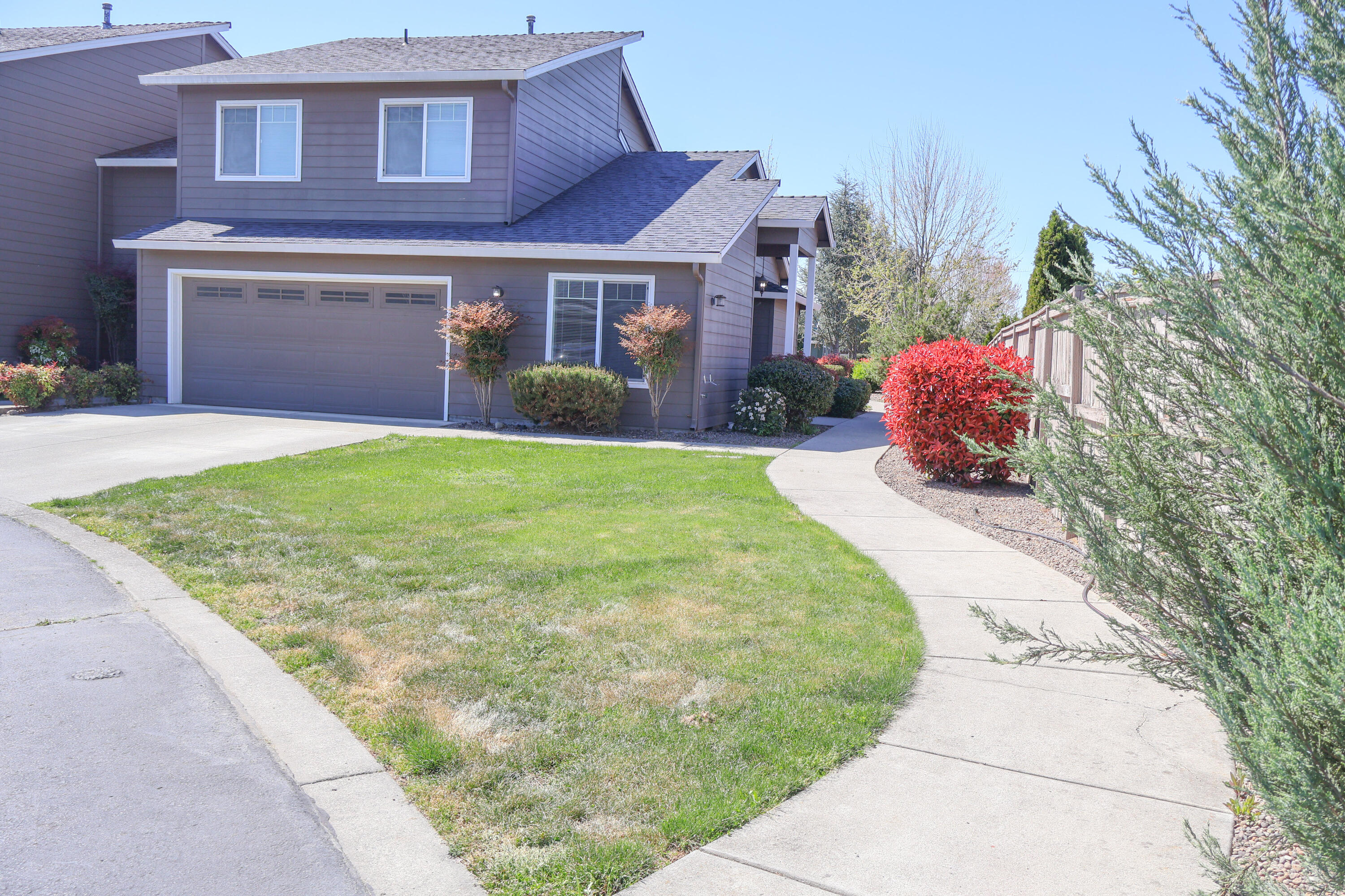 303 Live Oak Loop Central Point, OR 97502 - Photo 19 of 20 29