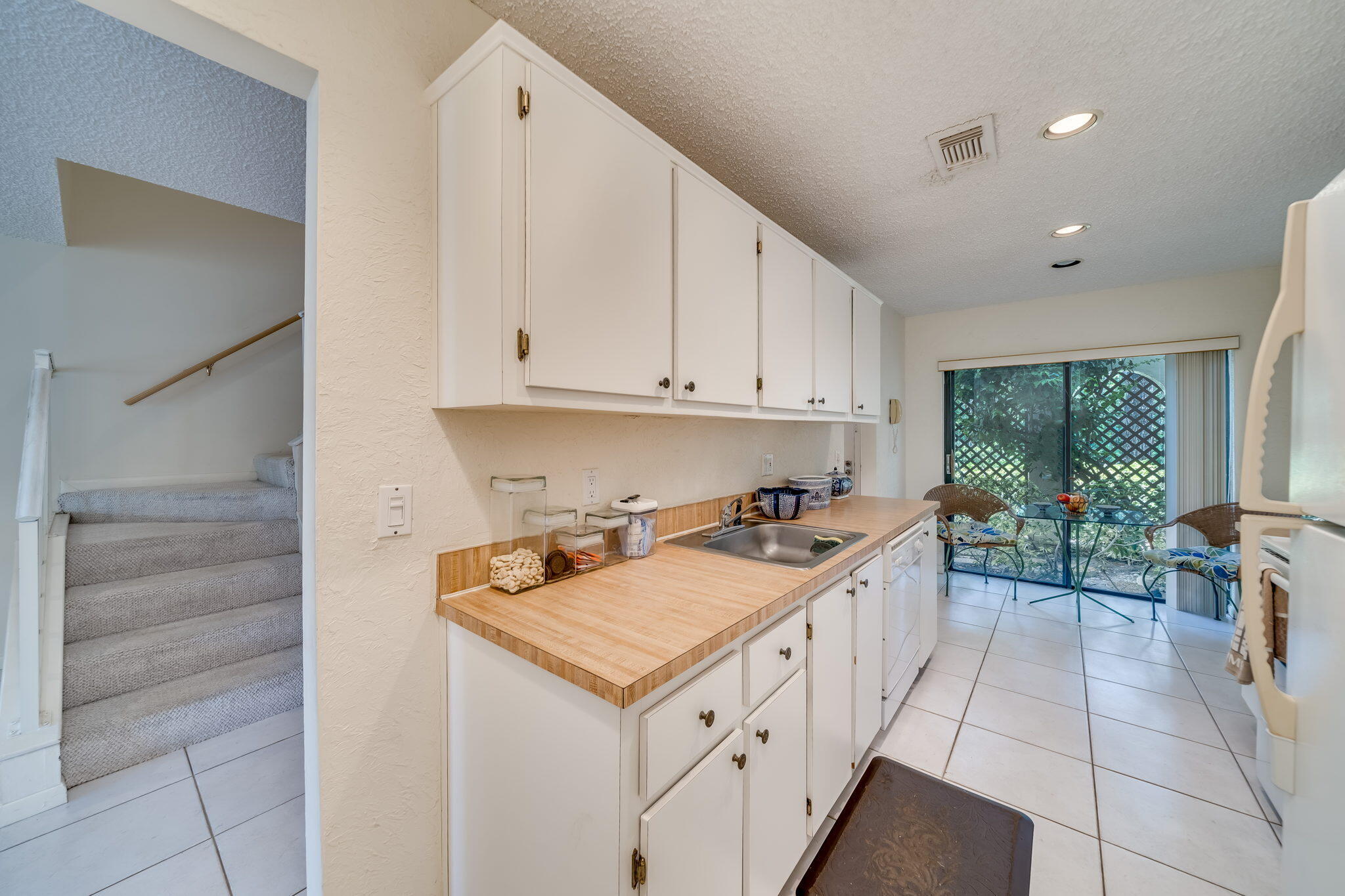 21743 Arriba Real, Unit 28G Boca Raton, FL 33433 - Photo 12 of 42 KITCHEN