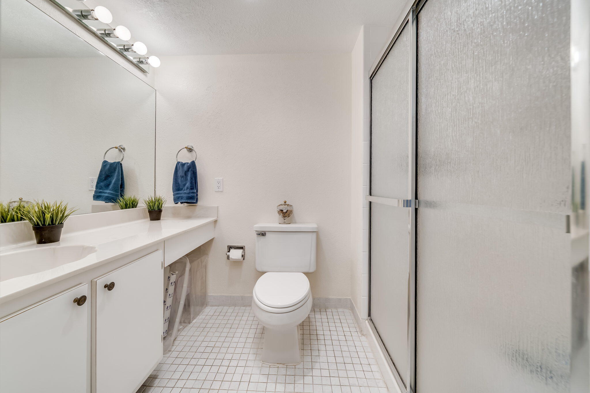21743 Arriba Real, Unit 28G Boca Raton, FL 33433 - Photo 27 of 42 SECOND BATH