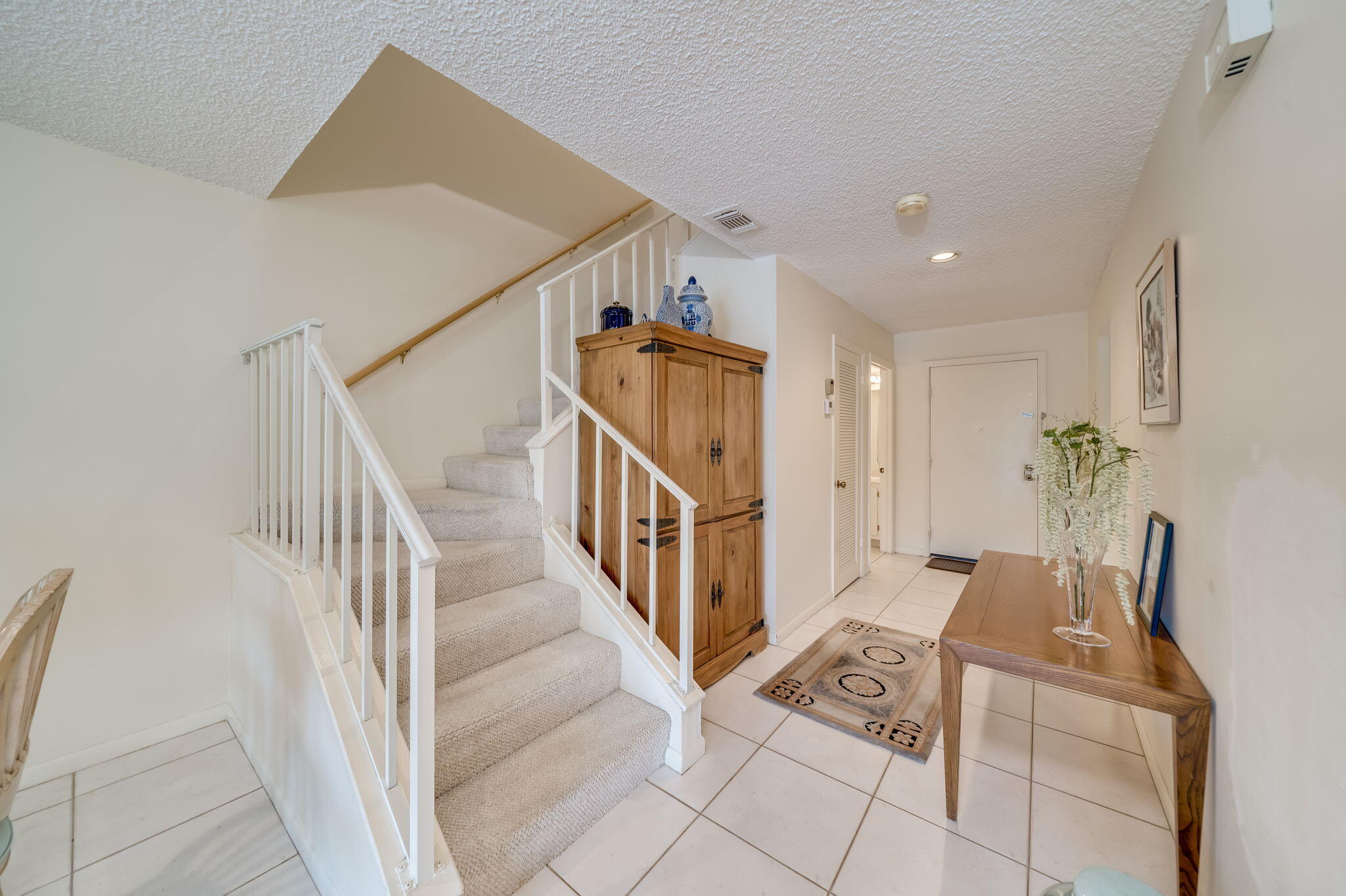 21743 Arriba Real, Unit 28G Boca Raton, FL 33433 - Photo 6 of 42 STAIRCASE