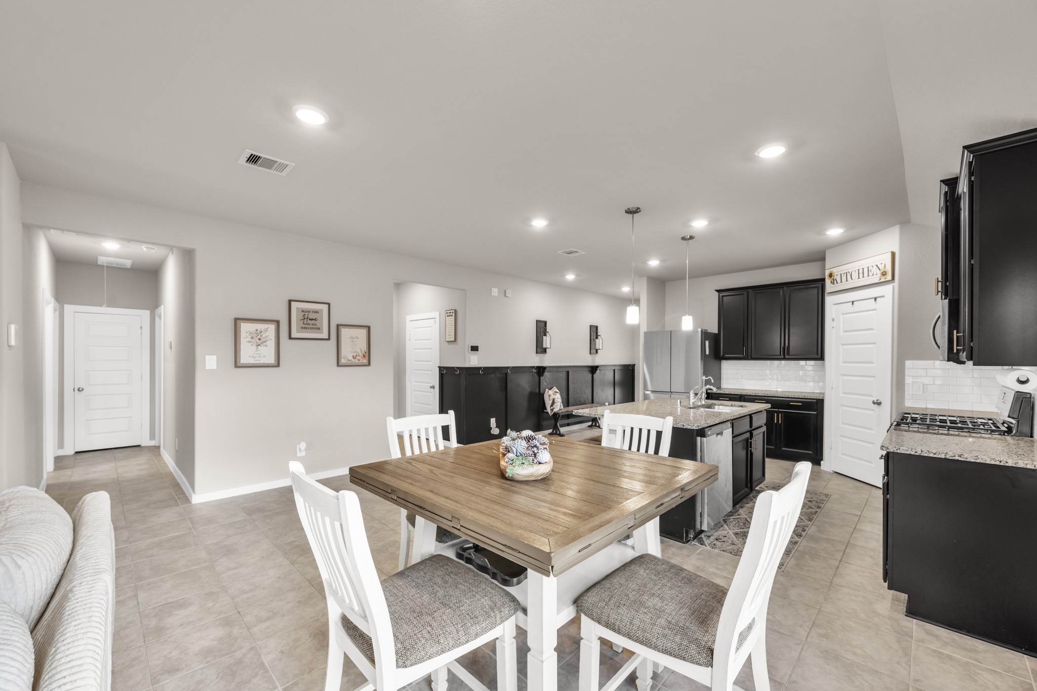 1326 Taft Pt Lane Rosharon, TX 77583 - Photo 14 of 39 a view of a dining room with furniture