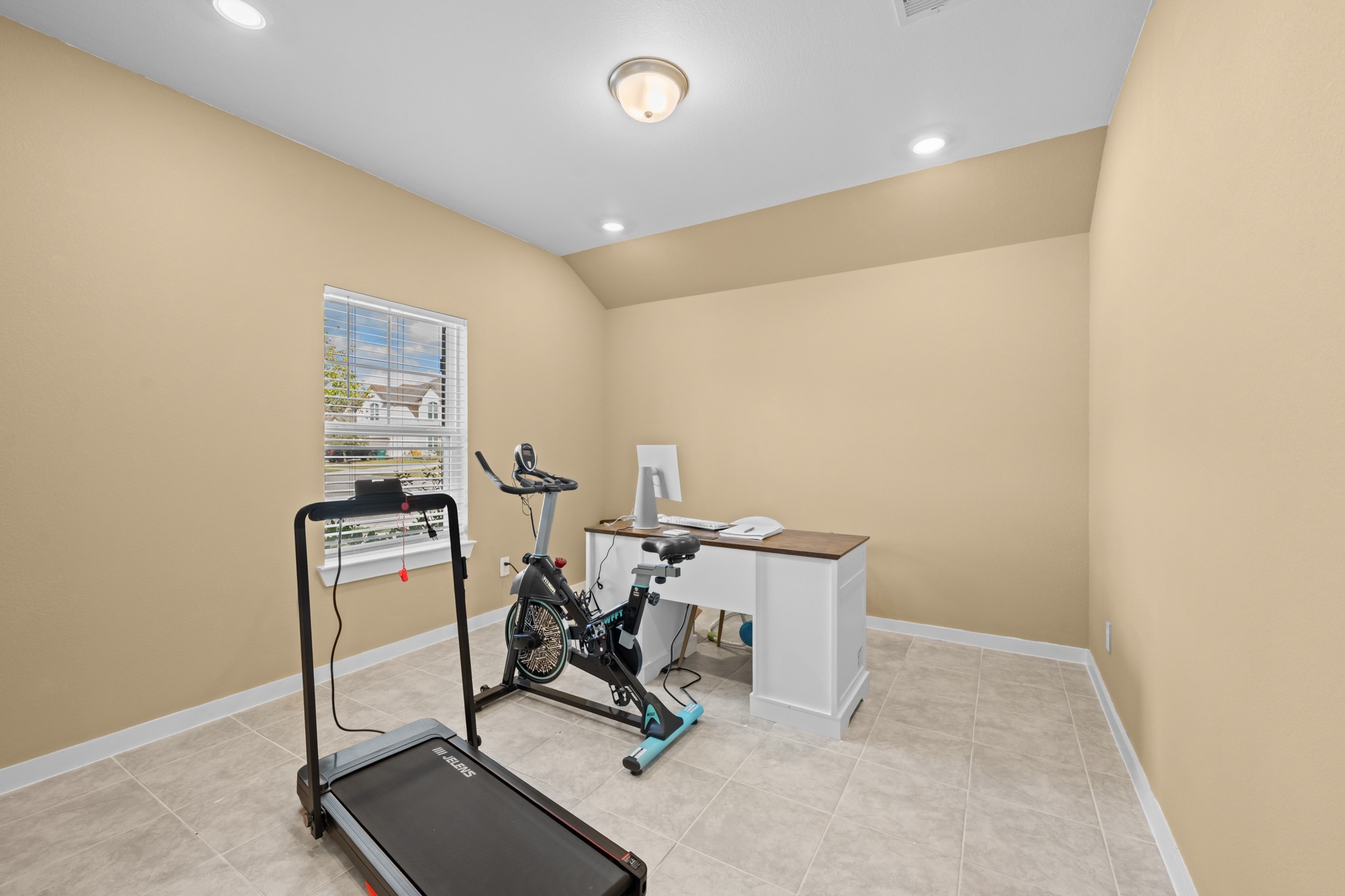 1326 Taft Pt Lane Rosharon, TX 77583 - Photo 32 of 39 a view of workspace with windows