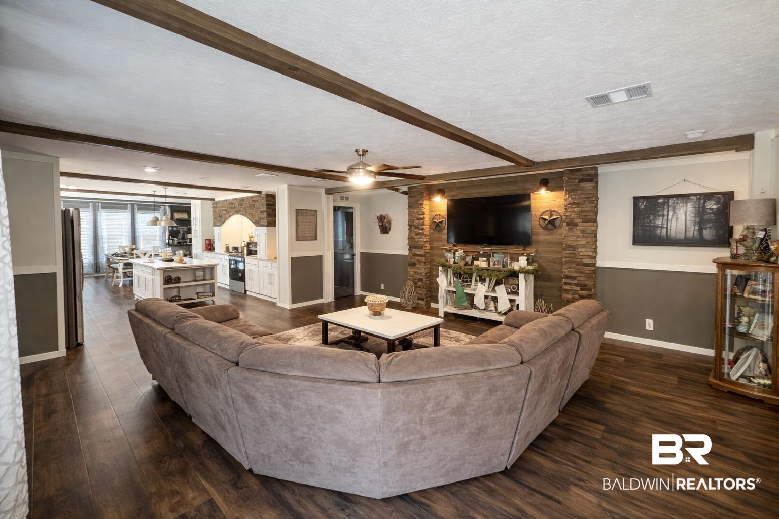 19230 Carver Lane Foley, AL 36535 - Photo 2 of 12 Living Area