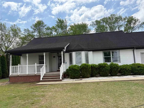 $259,900 | 909 North Street, New Harmony, IN 47631