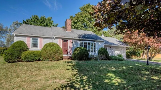 $460,000 | 17 Hillview Avenue, Saco, ME 04072