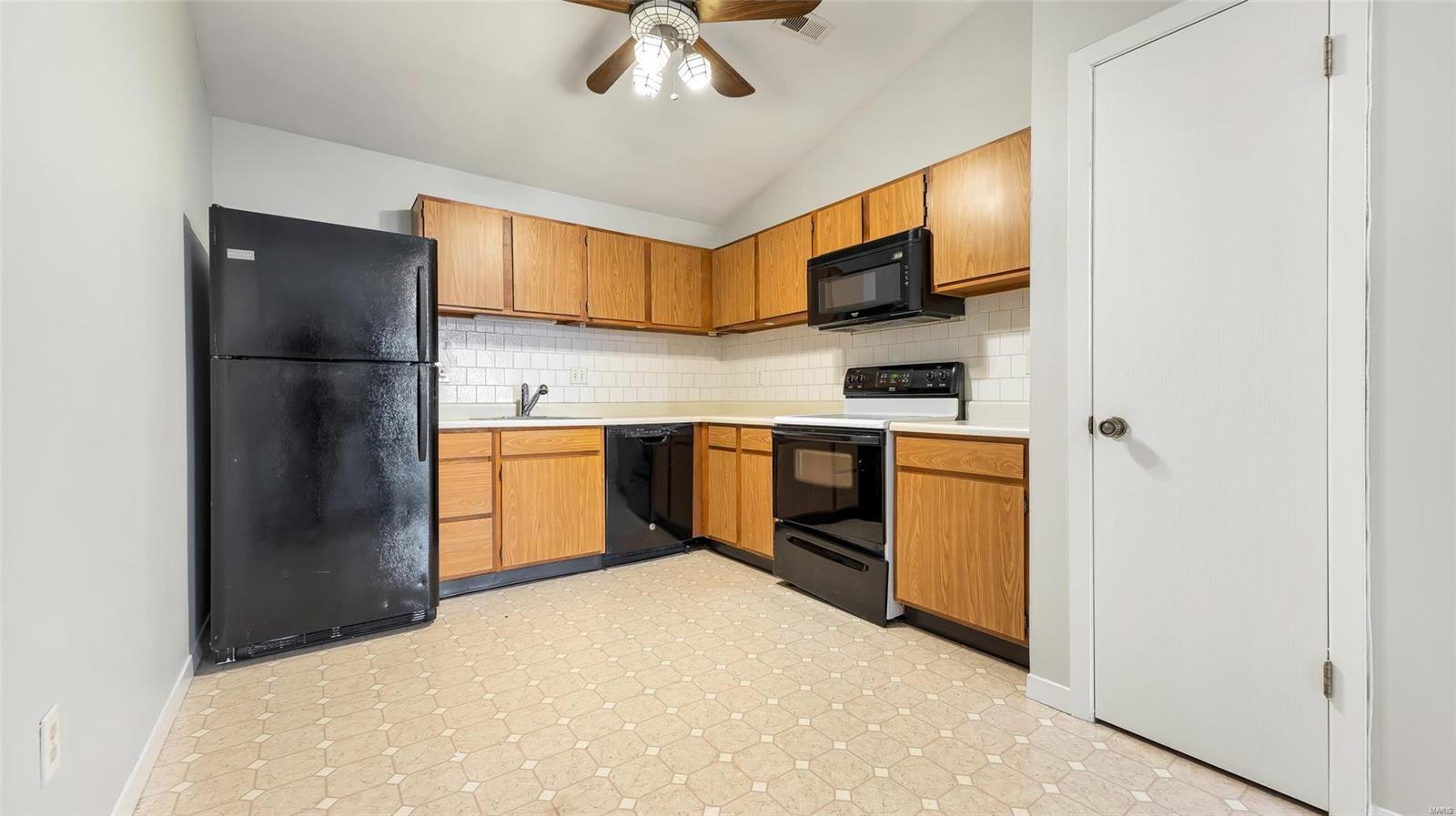 717 Ridgeside Drive, Unit L Ballwin, MO 63021 - Photo 5 of 16