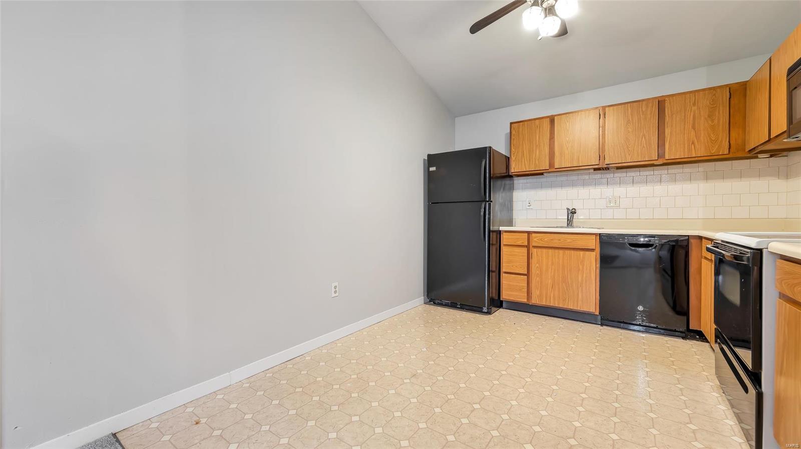 717 Ridgeside Drive, Unit L Ballwin, MO 63021 - Photo 6 of 16