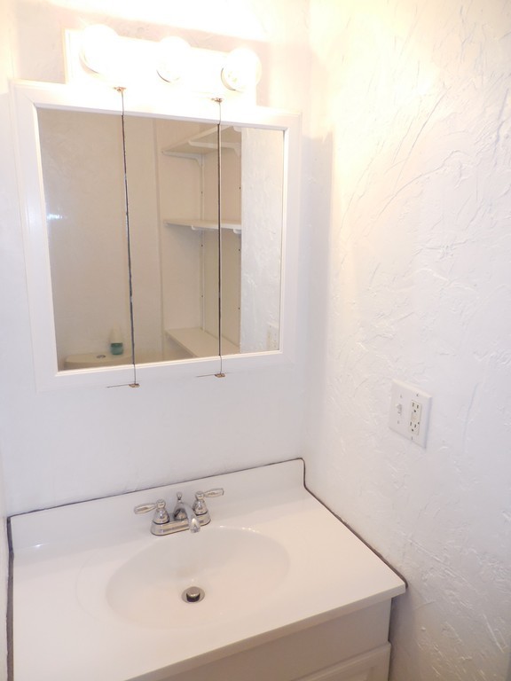 10 Belmore Road Merrimac, MA 01860 - Photo 17 of 19 Gallery Image 17