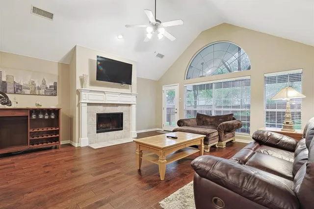 $4,900 | 1000 Noble Avenue Road, Lantana, TX 76226