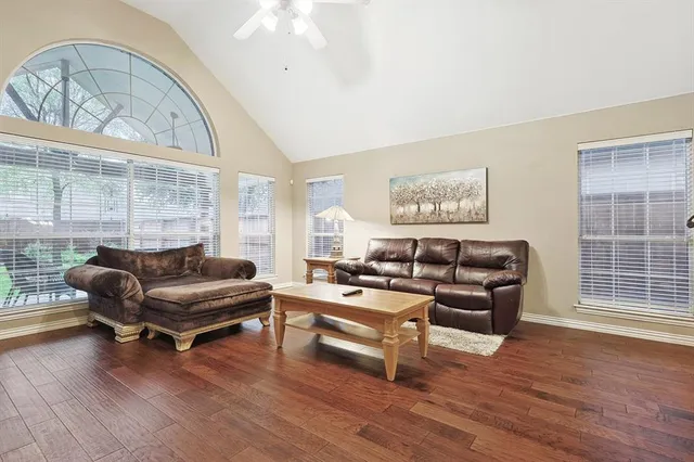 $4,900 | 1000 Noble Avenue Road, Lantana, TX 76226