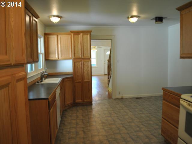 60785 Northwest Cochran Road Timber, OR 97144 - Photo 5 of 16 Gallery Image 5