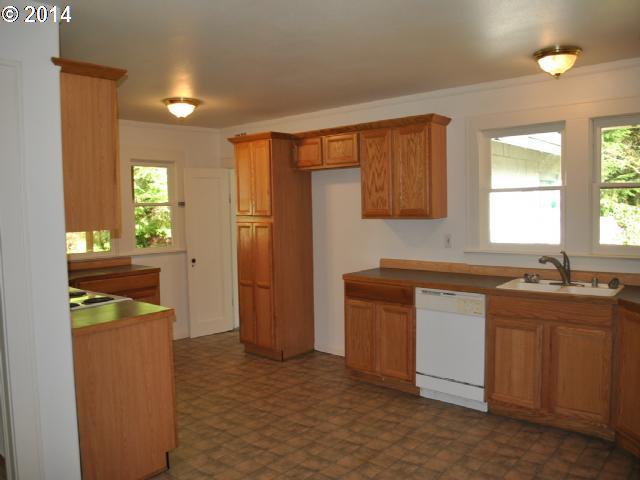 60785 Northwest Cochran Road Timber, OR 97144 - Photo 6 of 16 Gallery Image 6