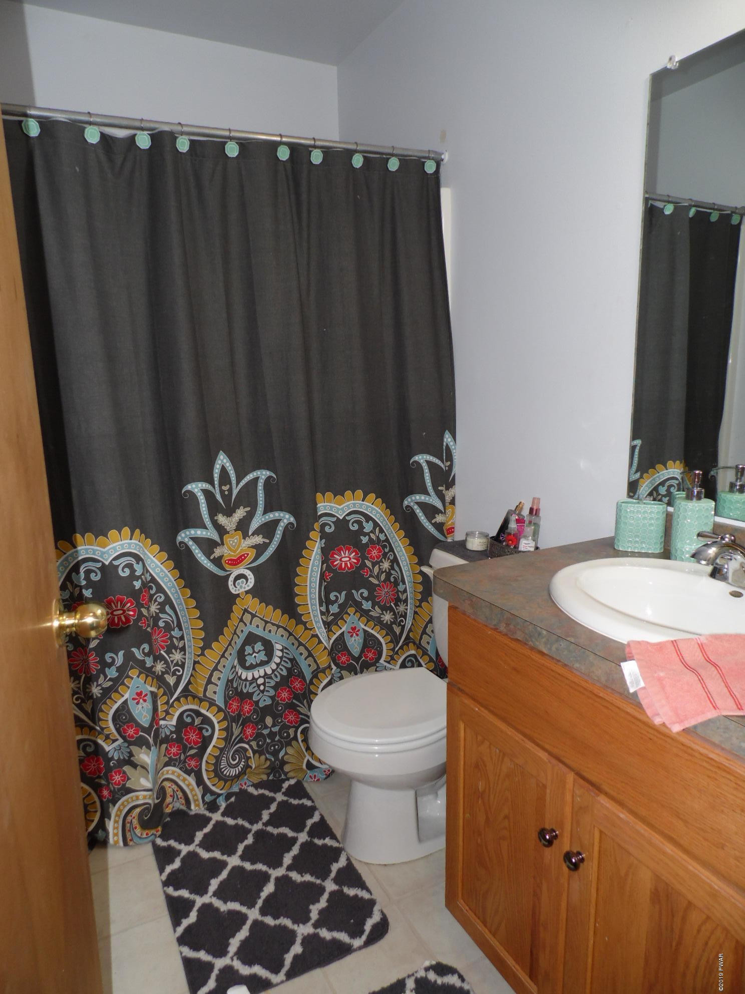 144 West Lilac Road Milford, PA 18337 - Photo 23 of 34 Main bath