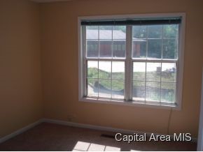 2 Sycamore Row Springfield, IL 62702 - Photo 4 of 8
