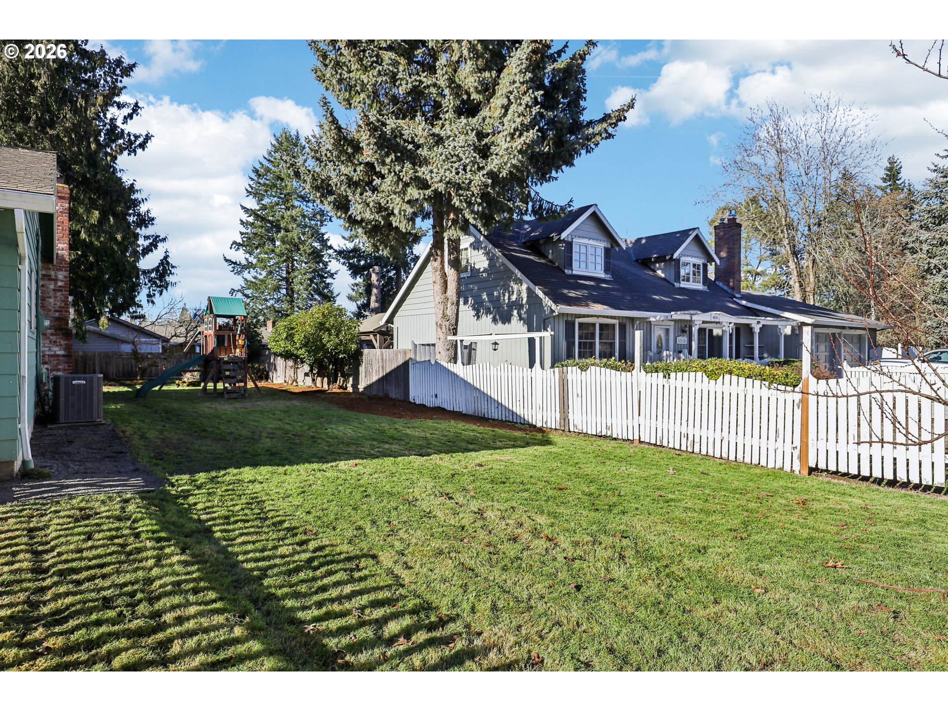 5545 Southwest 191st Court Beaverton, OR 97078 - Photo 13 of 35