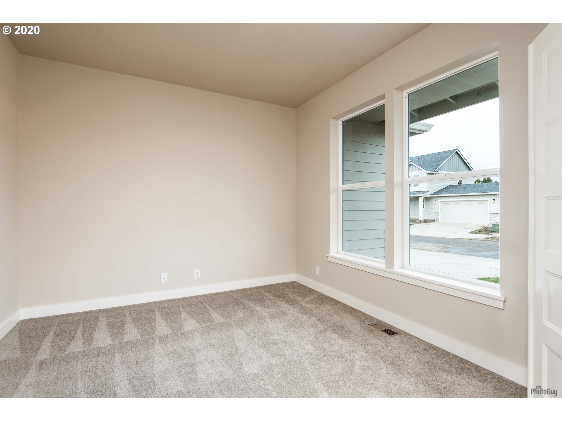 4233 Horace Street Springfield, OR 97478 - Photo 23 of 31