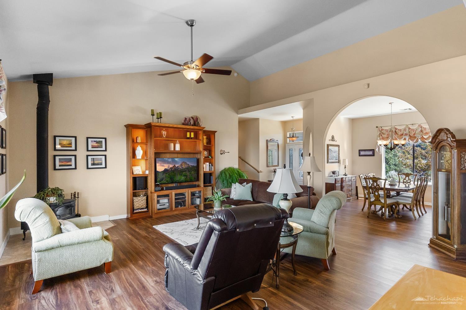 30730 Fox Ridge Court Tehachapi, CA 93561 - Photo 13 of 62 Gallery Image 13