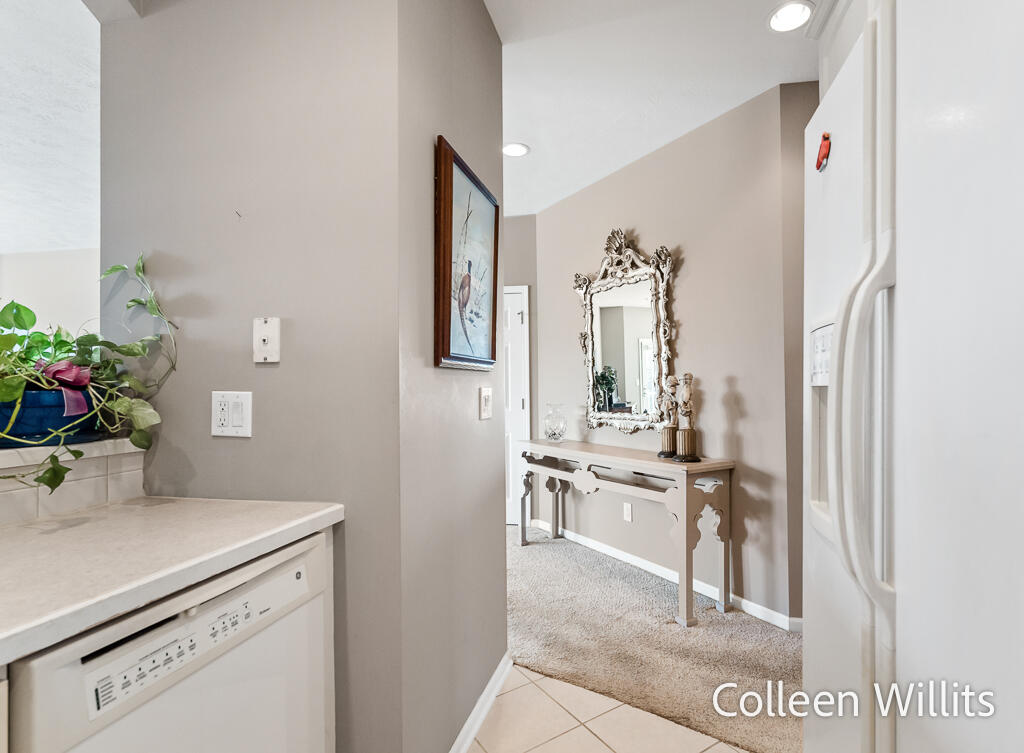 300 South Rath Avenue, Unit 43 Ludington, MI 49431 - Photo 17 of 45 300S.RathAve-31LoRes