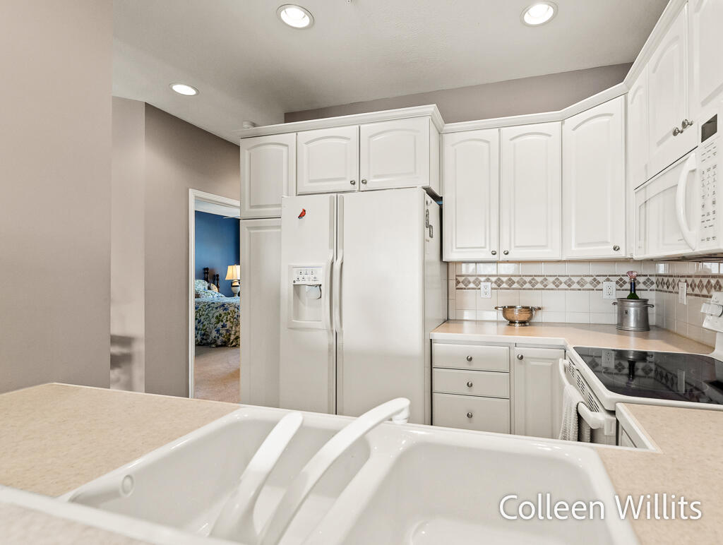 300 South Rath Avenue, Unit 43 Ludington, MI 49431 - Photo 19 of 45 300S.RathAve-28LoRes