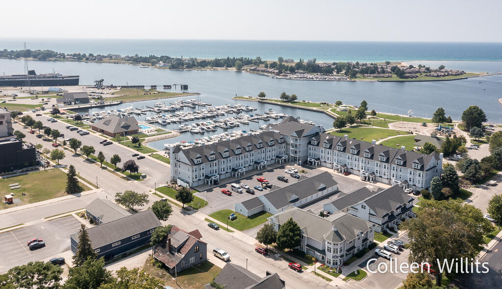 300 South Rath Avenue, Unit 43 Ludington, MI 49431 - Photo 36 of 45 300S.RathAve-10LoRes