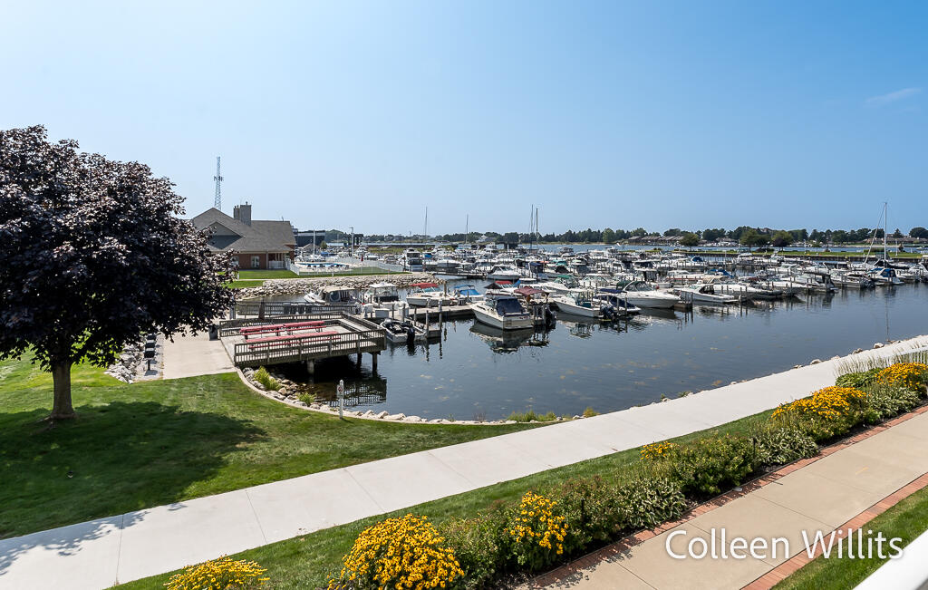 300 South Rath Avenue, Unit 43 Ludington, MI 49431 - Photo 37 of 45 300S.RathAve-21LoRes