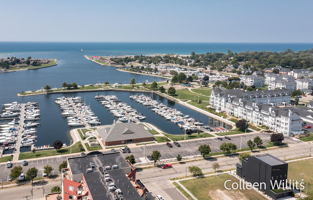 300 South Rath Avenue, Unit 43 Ludington, MI 49431 - Photo 40 of 45 300S.RathAve-8LoRes