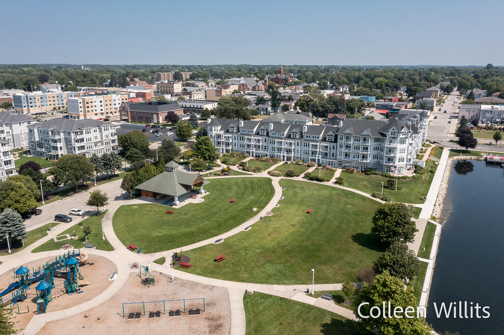 300 South Rath Avenue, Unit 43 Ludington, MI 49431 - Photo 42 of 45 300S.RathAve-13LoRes