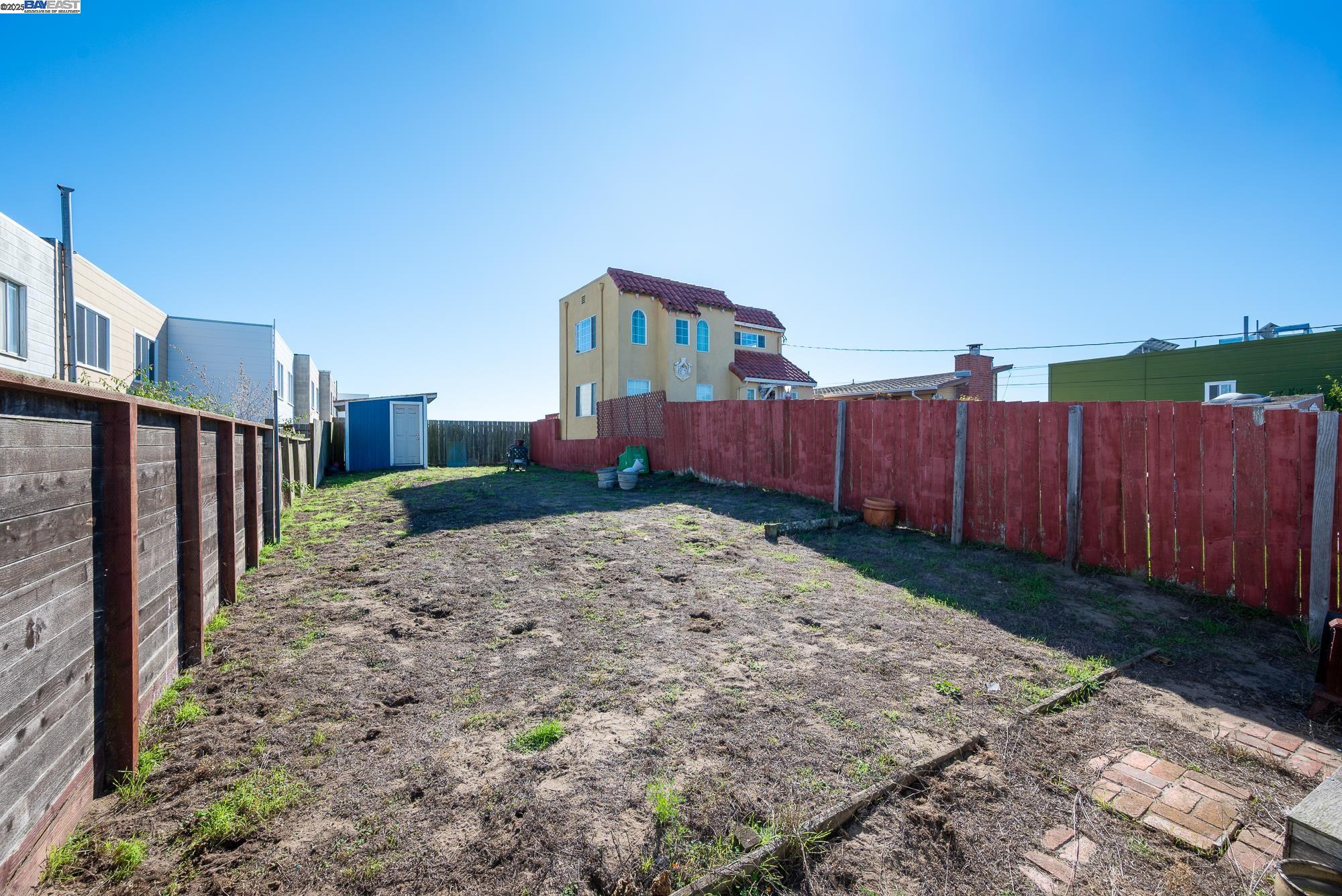 3327 Quintara Street San Francisco, CA 94116 - Photo 11 of 33 a house view with a backyard space